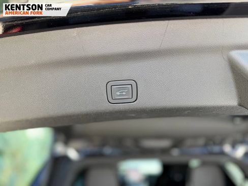 Used 2025 GMC Yukon AT4 Ultimate w/ LPO, Floor Liner Package AWD/4WD image 37