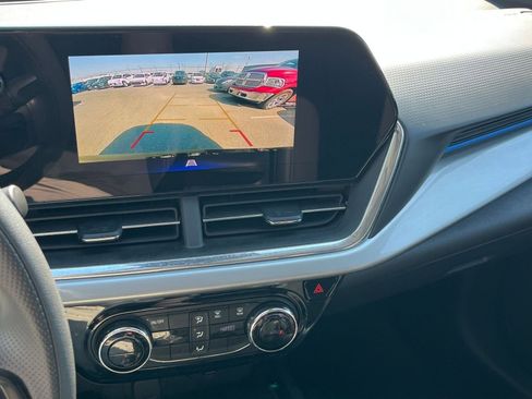Used 2025 Chevrolet Trax LT image 20