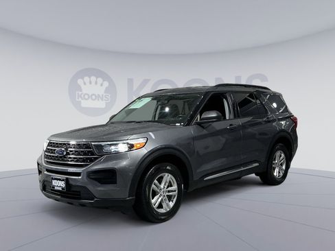 Used 2021 Ford Explorer XLT image 1