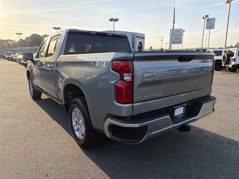 Used 2025 Chevrolet Silverado 1500 LT image 6