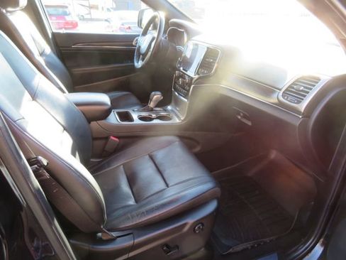 Used 2019 Jeep Grand Cherokee Limited w/ Luxury Group II image 13