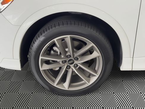 Used 2025 Audi Q3 2.0T Premium w/ Convenience Package AWD/4WD image 12