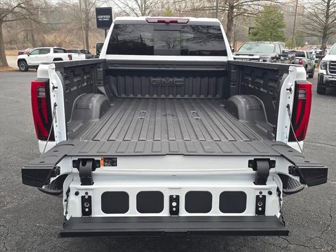 New 2026 GMC Sierra 2500 SLT w/ SLT Premium Package image 9