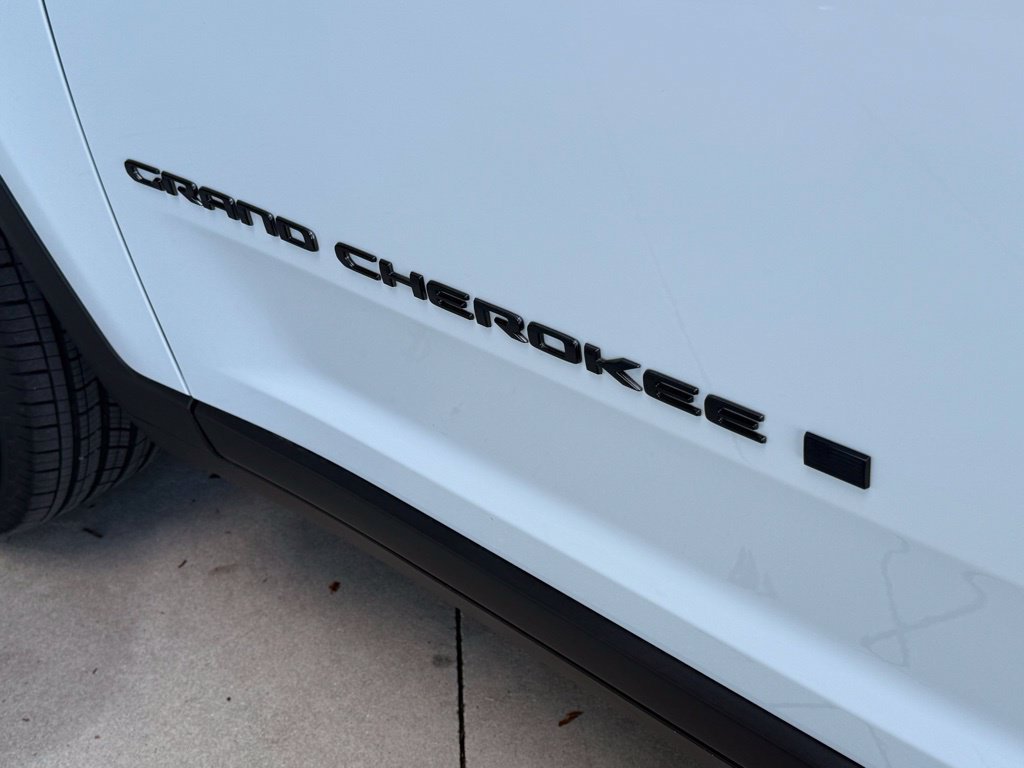 New 2026 Jeep Grand Cherokee Altitude RWD image 30