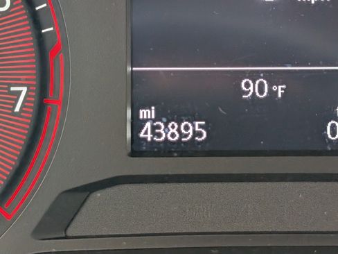 Used 2021 Volkswagen Jetta SE w/ SE Cold Weather Package FWD image 25