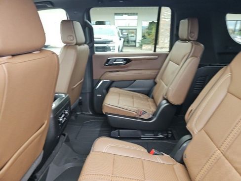 New 2026 Chevrolet Suburban High Country image 9