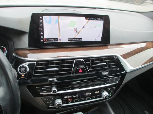 Used 2017 BMW 530i xDrive image 24