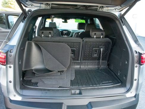 Certified 2024 Chevrolet Traverse RS image 30