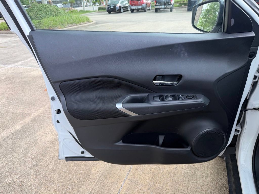 Used 2022 Nissan Kicks SV FWD image 10