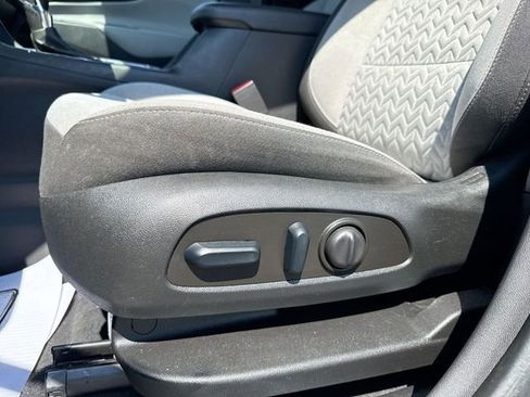 Used 2023 Chevrolet Equinox LS AWD/4WD image 12