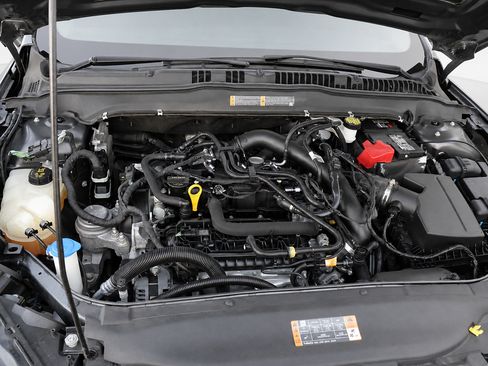 Used 2020 Ford Fusion SE FWD image 42