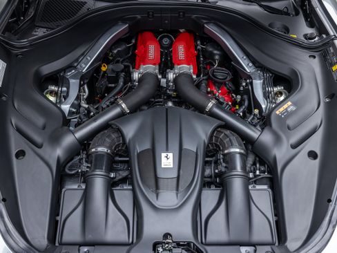 Used 2023 Ferrari Roma RWD image 22