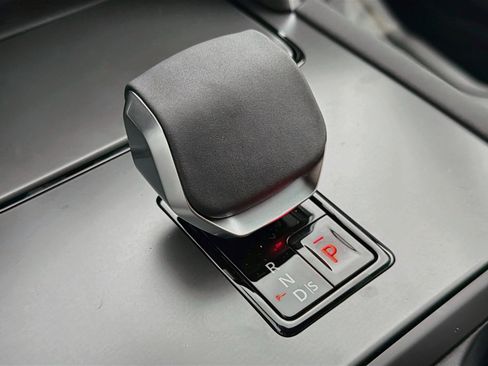New 2026 Land Rover Discovery Sport Landmark AWD/4WD image 28