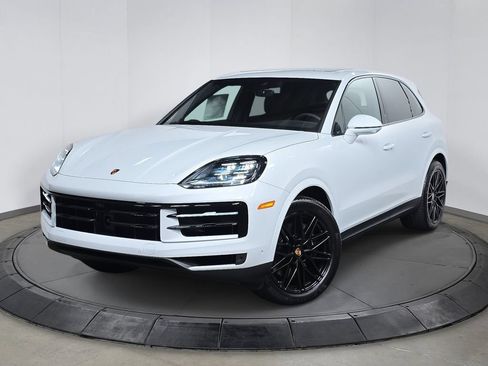 Certified 2025 Porsche Cayenne AWD/4WD image 1