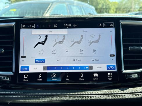 New 2026 Chrysler Pacifica Limited w/ S Appearance Package image 13