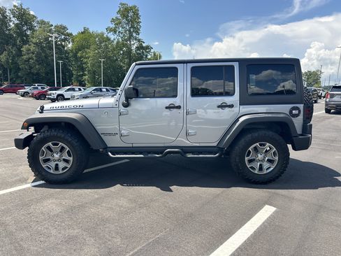 Used 2016 Jeep Wrangler Unlimited Rubicon w/ Dual Top Group AWD/4WD image 5