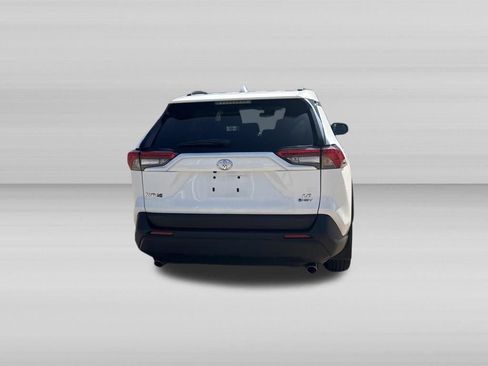 Used 2025 Toyota RAV4 LE AWD/4WD image 5