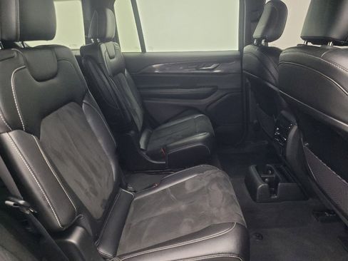 Used 2023 Jeep Grand Cherokee L Laredo AWD/4WD image 19