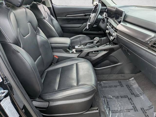 Used 2025 Kia Telluride S AWD/4WD image 29