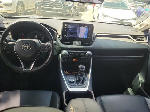 Used 2021 Toyota RAV4 Limited image 9