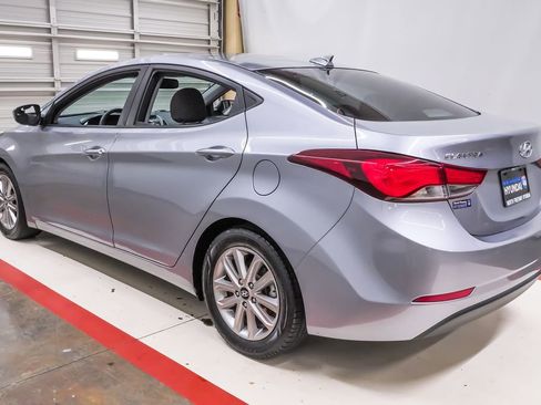 Used 2016 Hyundai Elantra SE w/ Option Group 02 image 8