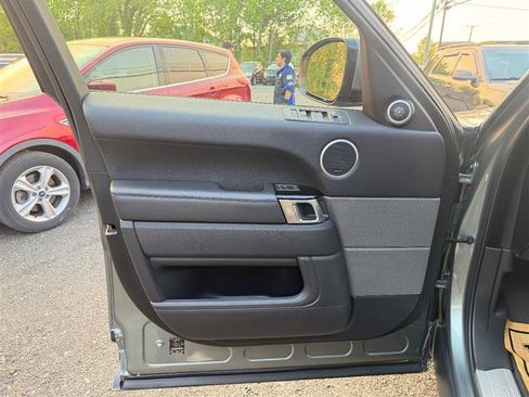 Used 2016 Land Rover Range Rover Sport HSE image 12