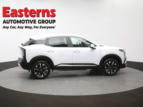 Used 2025 Nissan Kicks SV AWD/4WD image 44
