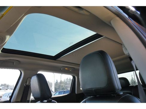 Used 2018 Jeep Compass Limited w/ Navigation Group image 11