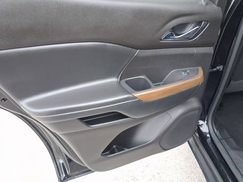 Used 2021 GMC Acadia SLE FWD image 11