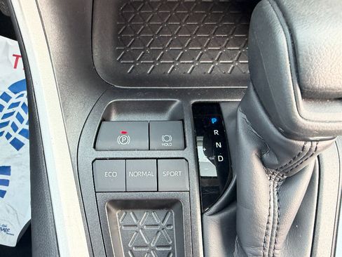 Used 2025 Toyota RAV4 XLE FWD image 24