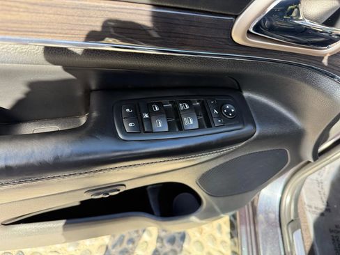 Used 2016 Jeep Grand Cherokee Overland image 10