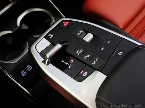 Certified 2025 BMW X1 xDrive28i w/ Premium Package image 24