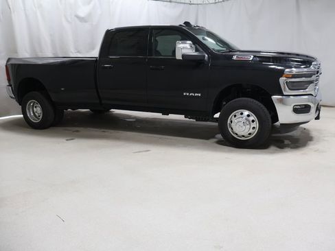 New 2026 RAM 3500 Laramie AWD/4WD image 4