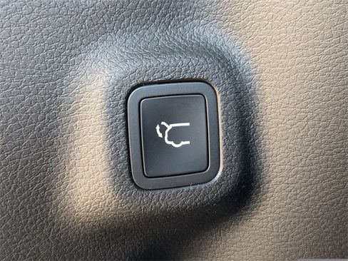 Used 2026 Jeep Compass Latitude w/ Quick Order Package 29K image 13