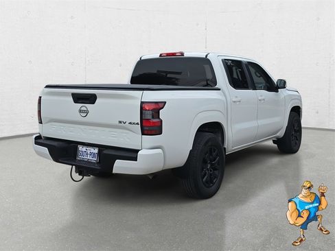 Used 2022 Nissan Frontier SV image 5