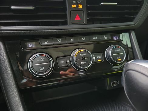 Used 2019 Volkswagen Jetta SE image 25