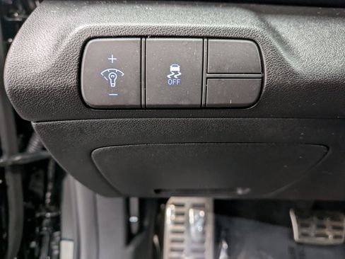 Certified 2025 Hyundai Elantra Sport image 21