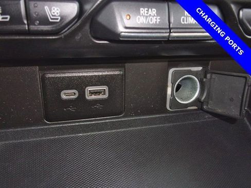 Used 2021 Chevrolet Tahoe Premier w/ Premium Package image 12