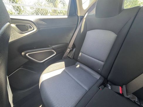 Used 2025 Kia Soul LX w/ LX Technology Package FWD image 36