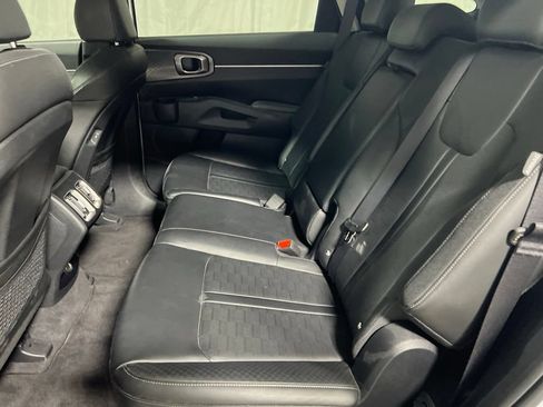Used 2024 Kia Sorento S w/ Panoramic Sunroof Package FWD image 17