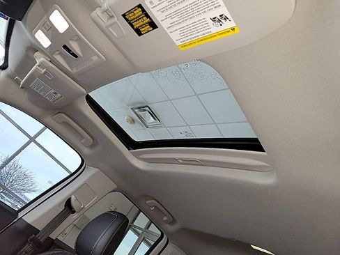 Used 2025 Ford Maverick Lobo image 11