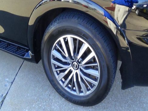 Used 2022 Nissan Armada SL w/ Captain's Chairs Package image 9