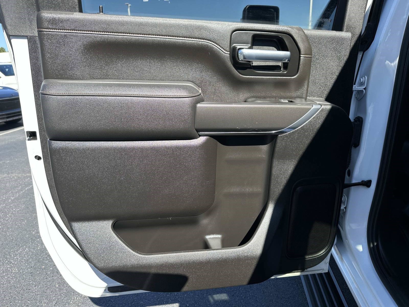 Used 2022 GMC Sierra 2500 AT4 w/ AT4 Preferred Package AWD/4WD image 9