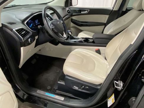 Used 2017 Ford Edge Titanium w/ Technology Package image 11