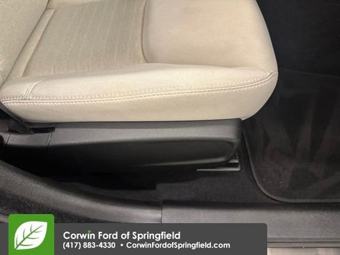 Used 2022 Chrysler 300 Touring w/ Sport Appearance Package image 11