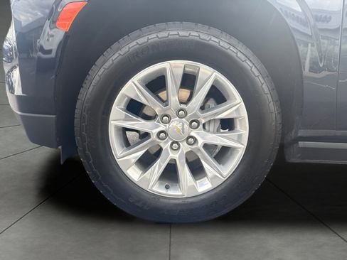 Used 2023 Chevrolet Tahoe Premier w/ Premium Package AWD/4WD image 13