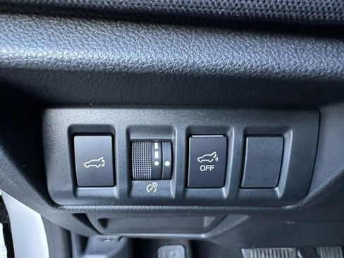 Used 2020 Subaru Outback Premium image 18