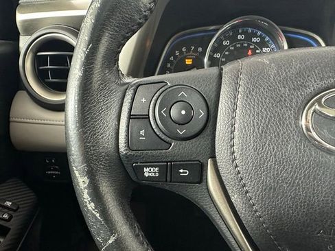Used 2015 Toyota RAV4 Limited image 15