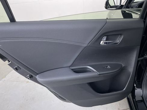 Used 2017 Honda Accord EX-L image 18