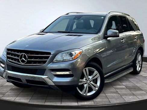 Used 2014 Mercedes-Benz ML 350 ML 350 4MATIC Sport Utility 4D w/ Premium 1 Package image 13